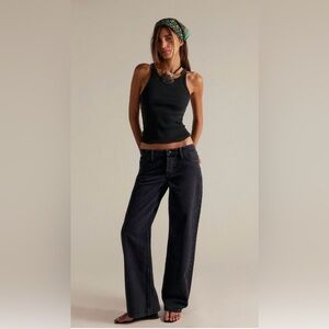 Tenessee Low-Rise boyfriend jeans NWOT hideaway black